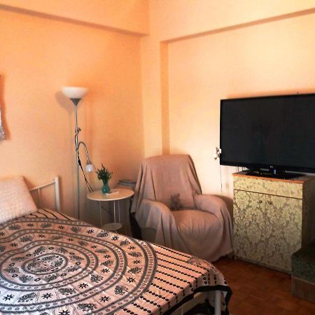 Renovated Apartment In The Center Of アテネ エクステリア 写真