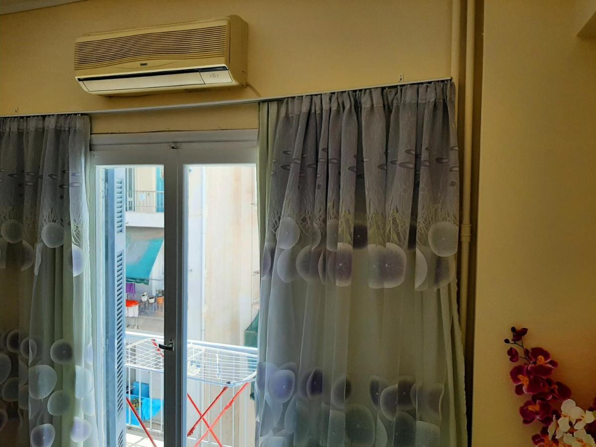 Renovated Apartment In The Center Of アテネ エクステリア 写真