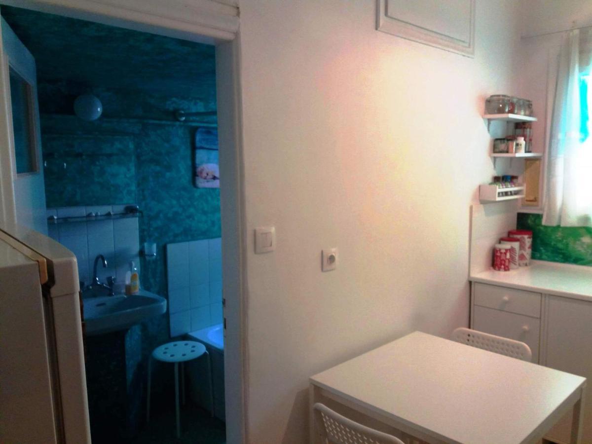 Renovated Apartment In The Center Of アテネ エクステリア 写真