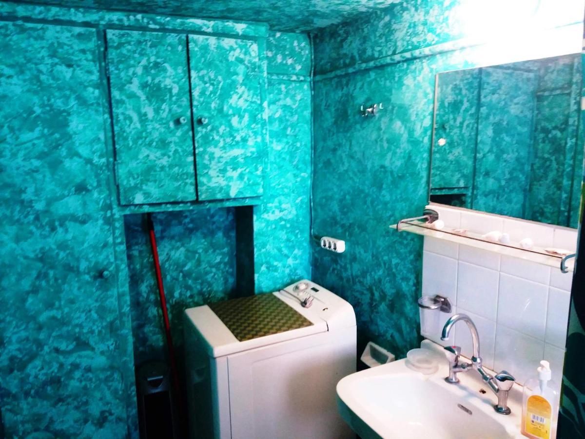Renovated Apartment In The Center Of アテネ エクステリア 写真